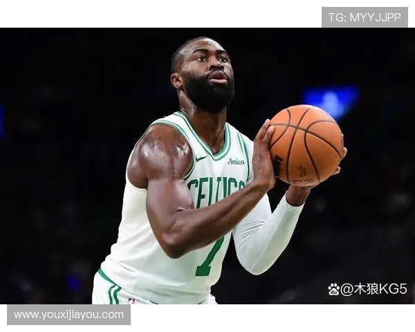 杰伦布朗如何在NBA赛场上展现领袖风范与个人魅力